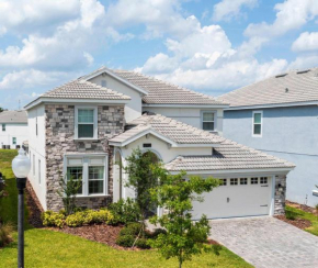 8912 Amazing Spacious Home